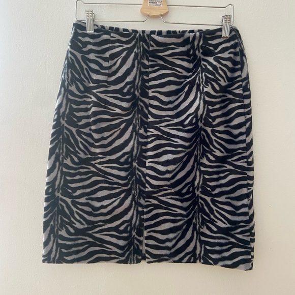 Vintage y2k faux fur zebra print mini skirt - Picture 2 of 2